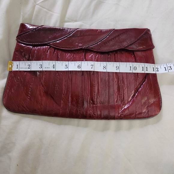 Rich red burgundy Eel skin clutch - Picture 9 of 10